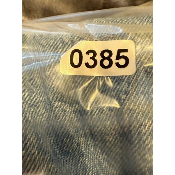 Universal Thread Jeans NWT Women's size 16 Mid-Rise 90's Baggy Jeans relaxed hip - Picture 7 of 7